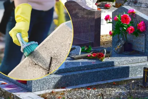 Rękawiczki i szczotka do mycia pomnika wodą z octem. Proporcje mieszanki są kluczowe dla skutecznego czyszczenia nagrobków.